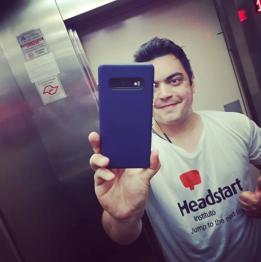 Teacher Fábio em dia de aula