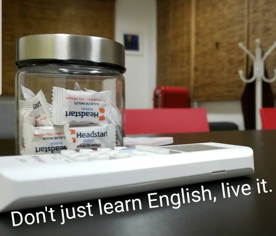 Sala de aula do Teacher Fábio — Don't just learn English, live it